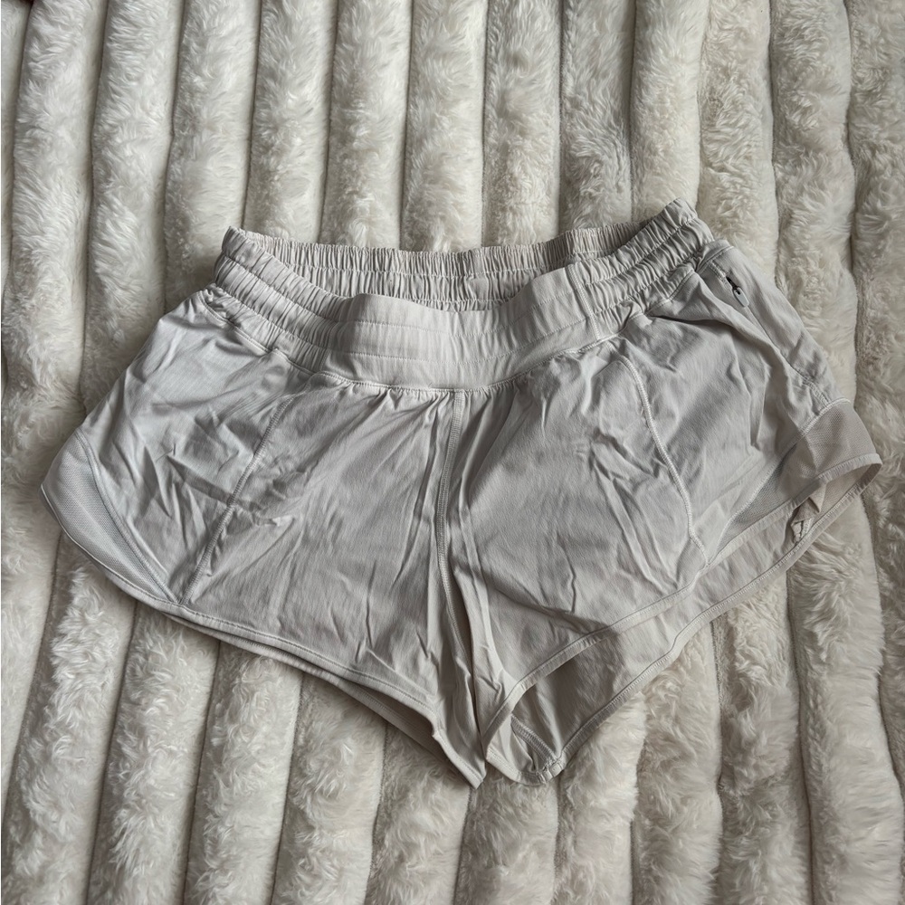 lululemon athletica white hotty hot shorts